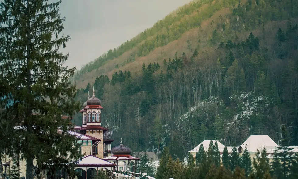 Udhëtime në autostradat e Rumanisë: destinacione mahnitëse